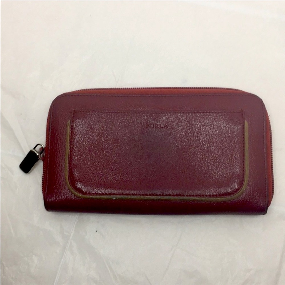 FURLA *made in Italy * Full sized Leather Wallet